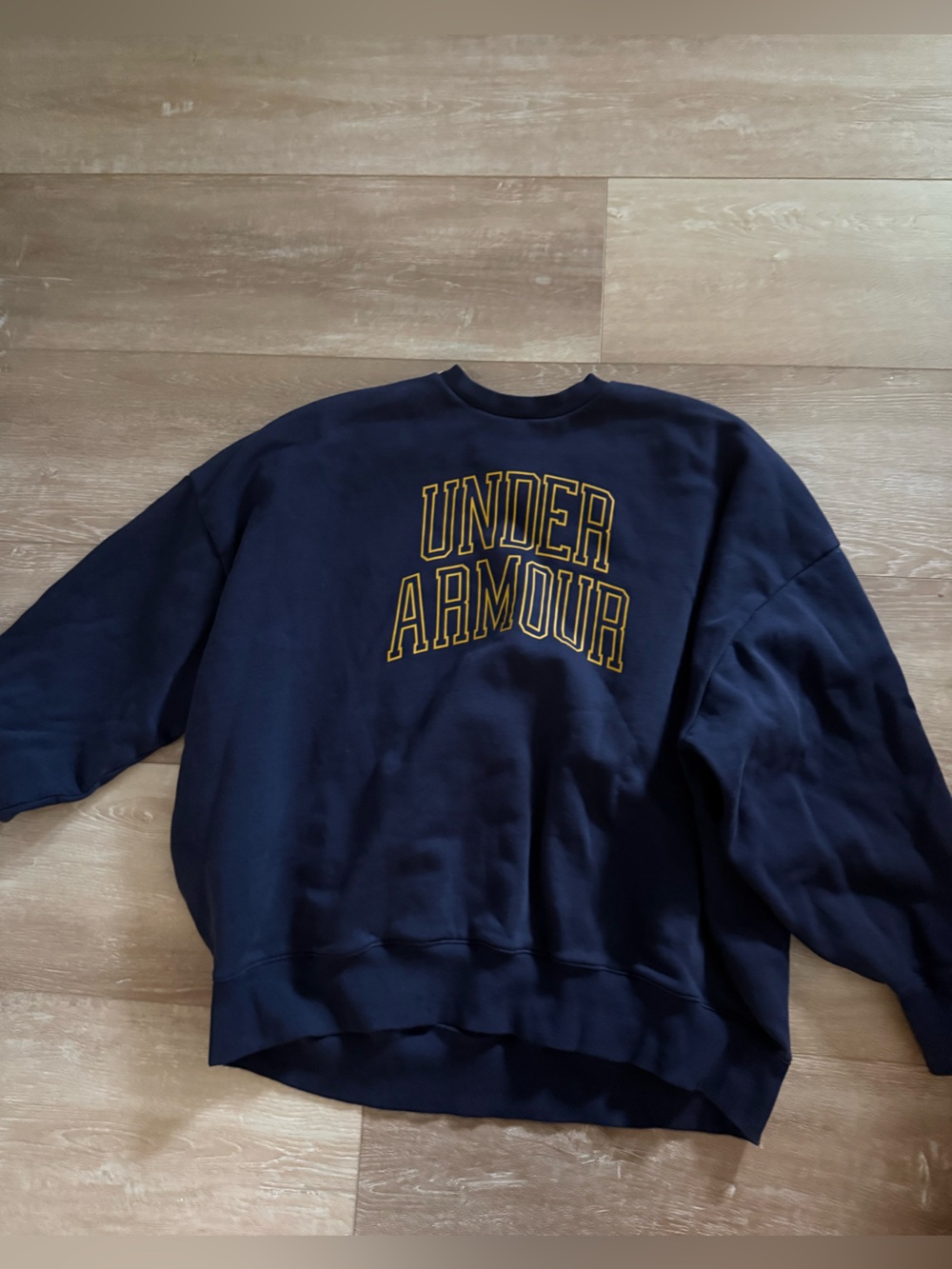 Under Armour women’s  Navy Crewneck Sweatshirt